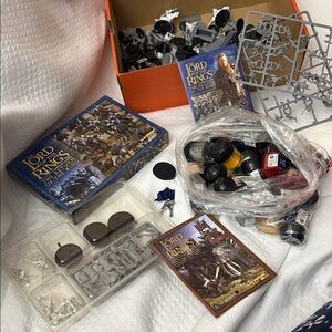 Vintage Lot: Lord of the Rings Miniature Set with Paints